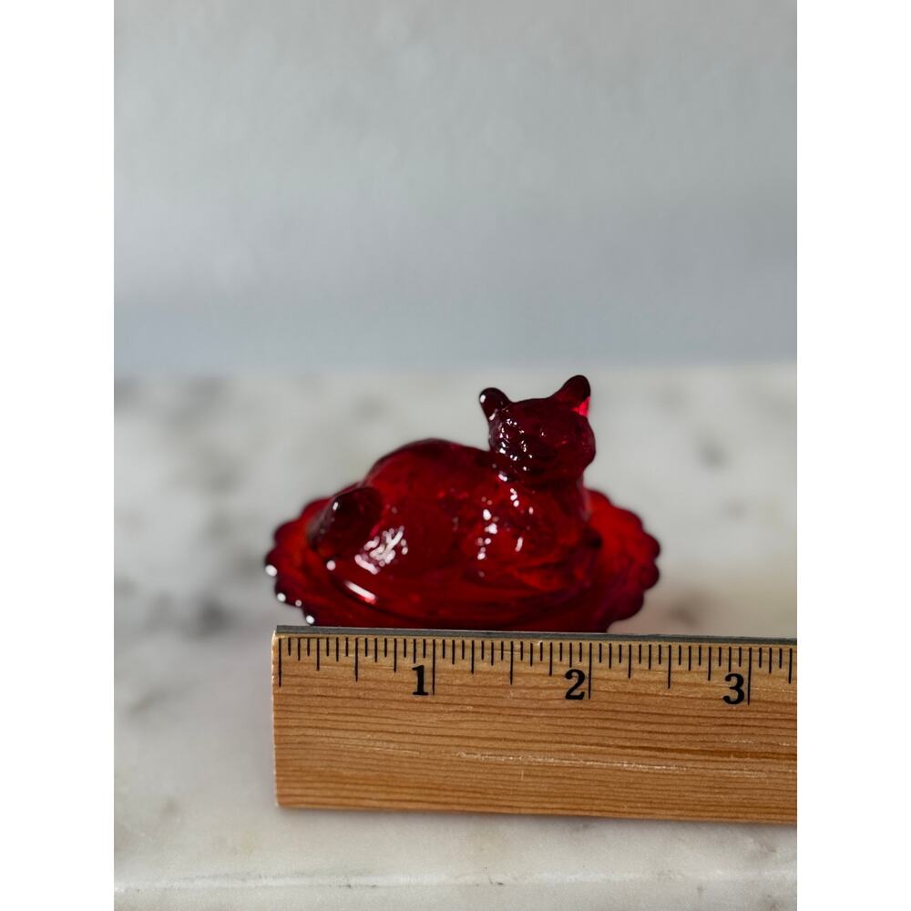 Mosser Glass Limited Edition Mini Cat on Nest - Picture 6 of 12